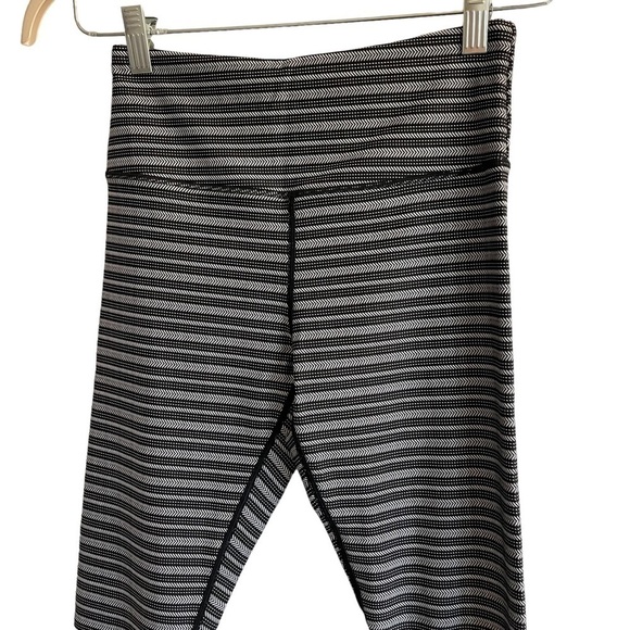 ZYIA Active Black Aztec Adrenaline 7/8 Leggings, Size 4 - Picture 5 of 8